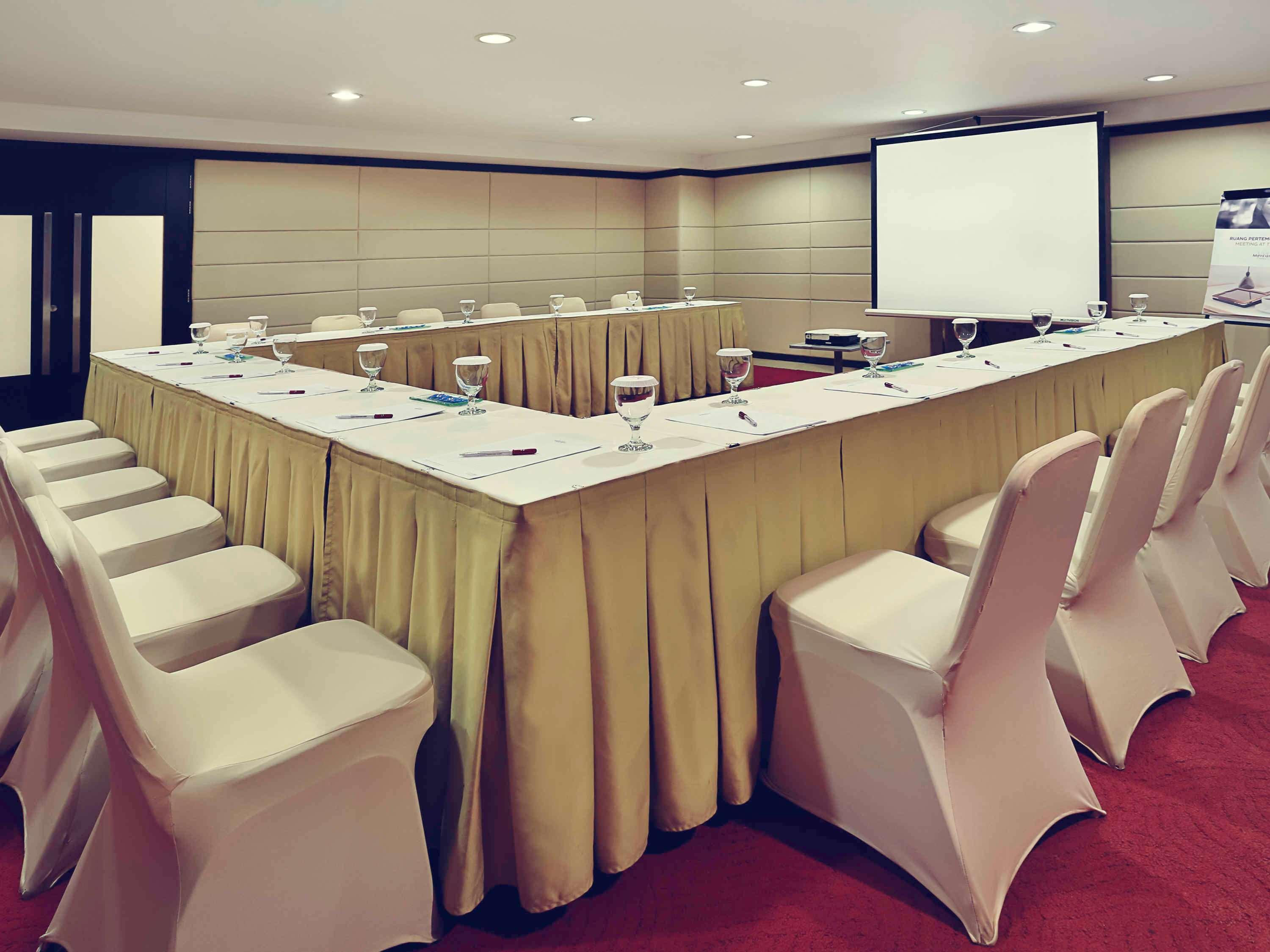Mercure Pontianak City Center Экстерьер фото