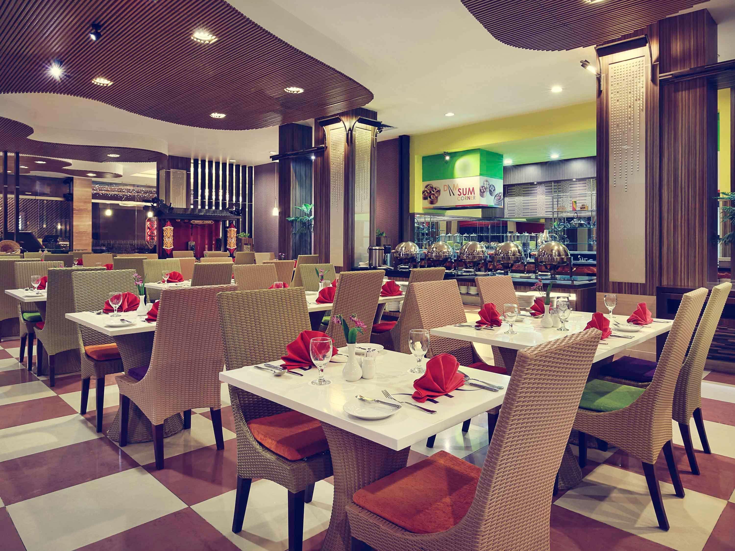 Mercure Pontianak City Center Экстерьер фото