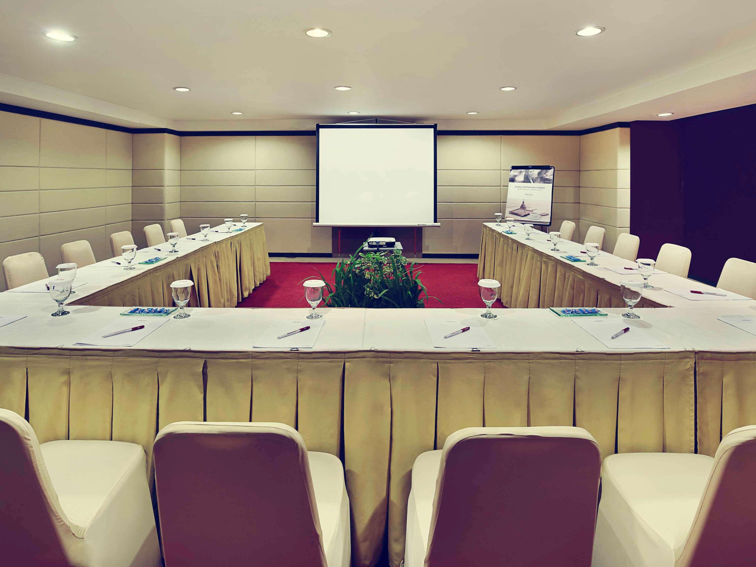 Mercure Pontianak City Center Экстерьер фото