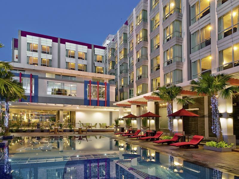 Mercure Pontianak City Center Экстерьер фото