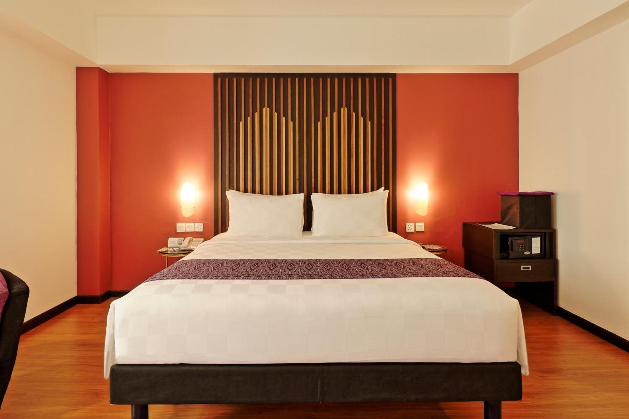 Mercure Pontianak City Center Экстерьер фото