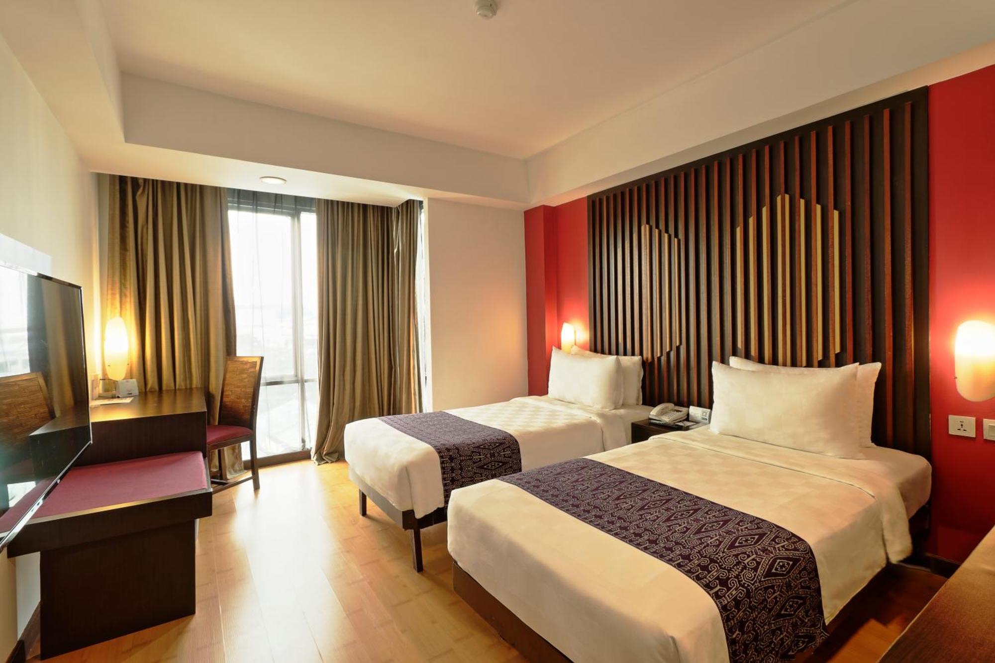Mercure Pontianak City Center Экстерьер фото