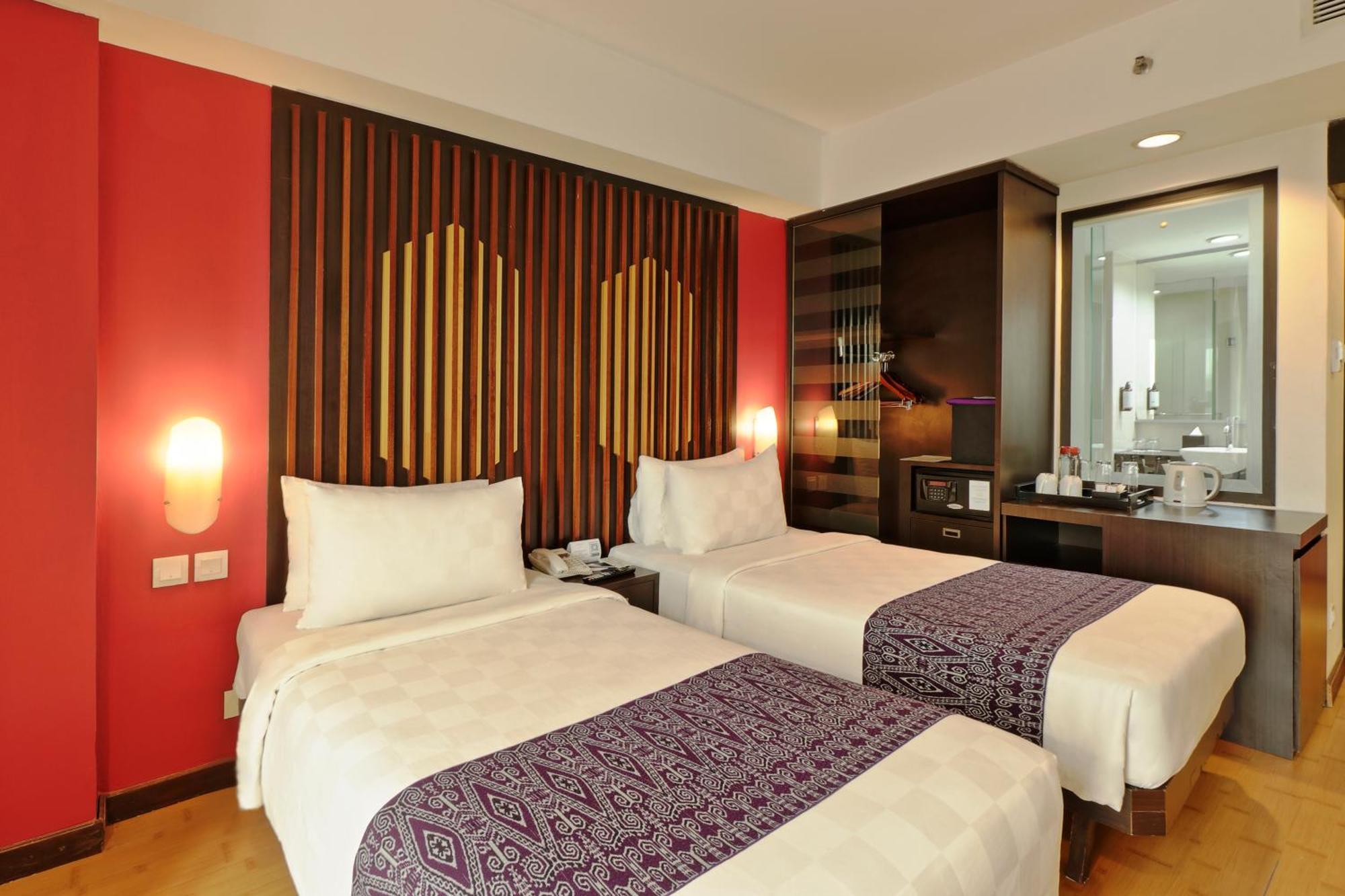 Mercure Pontianak City Center Экстерьер фото