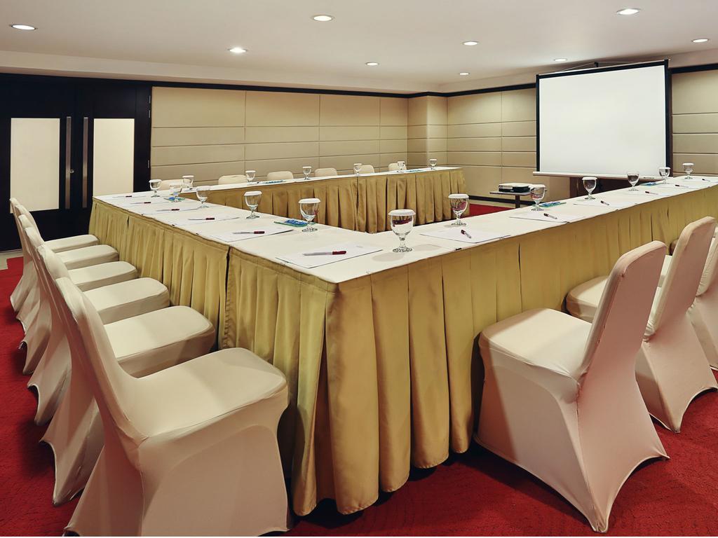Mercure Pontianak City Center Экстерьер фото