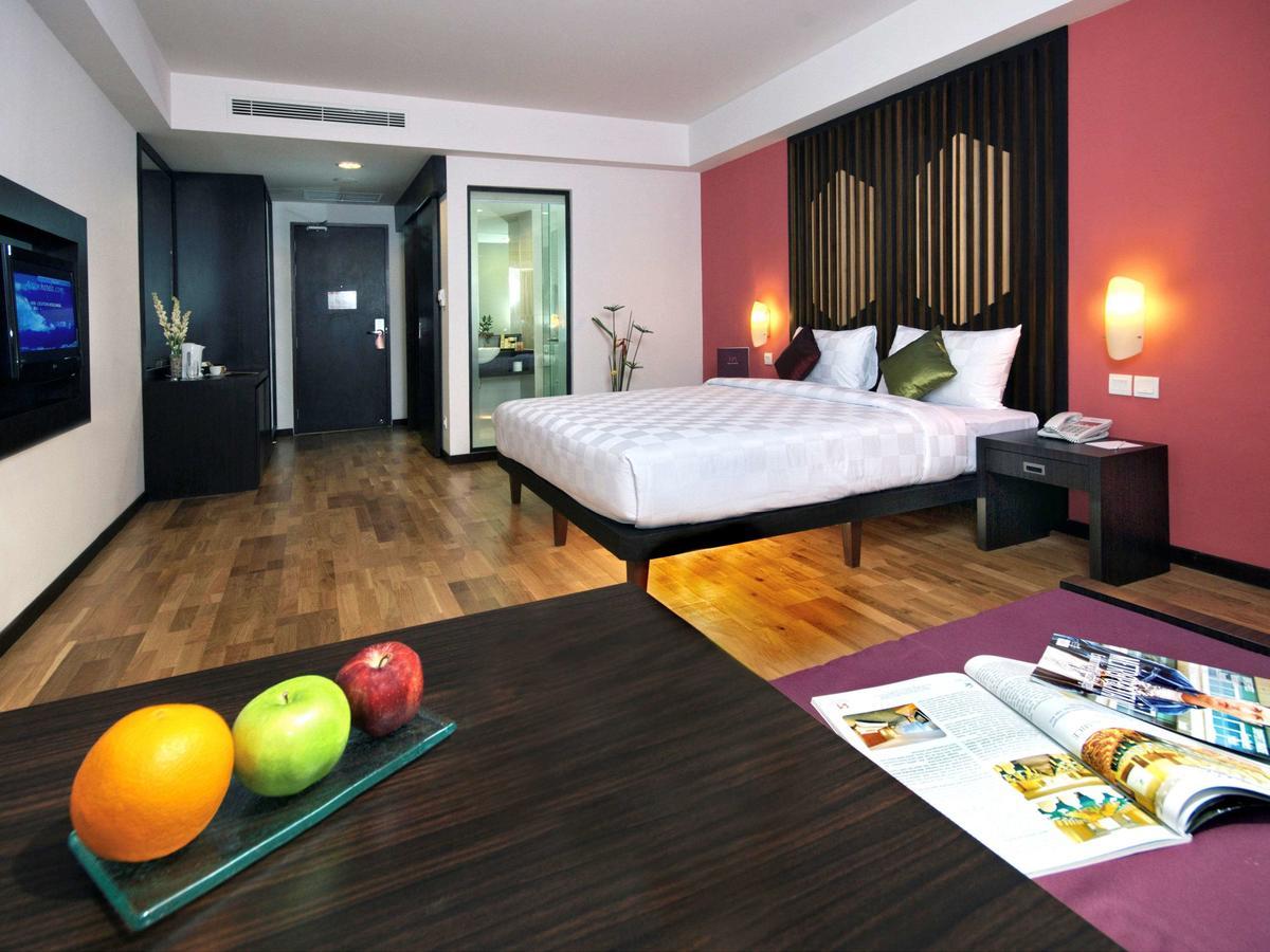 Mercure Pontianak City Center Экстерьер фото